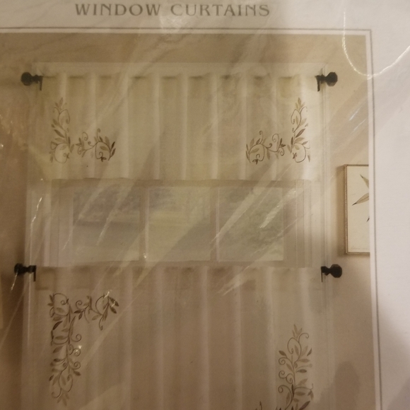 Window Curtains Valances - Picture 3 of 3